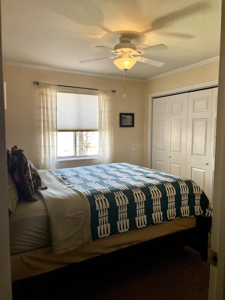 Двойна спалня