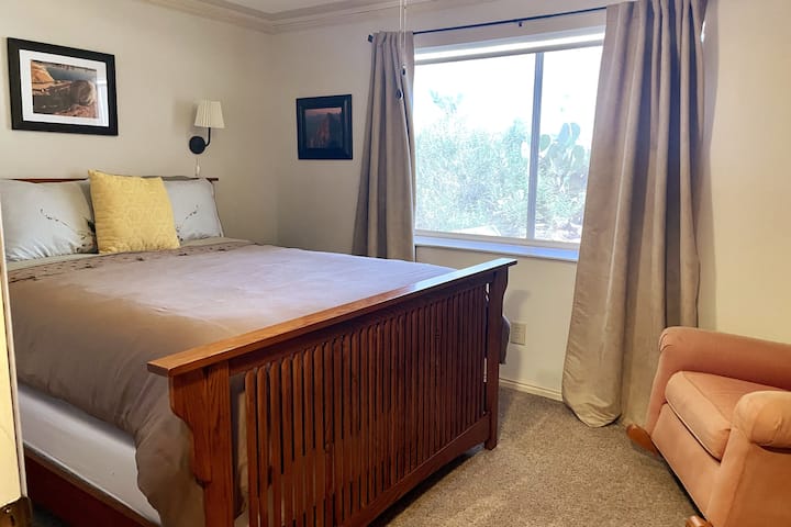 Спалня с двойно легло