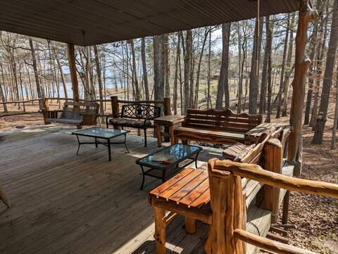 Cozy Lakefront Cabin, Covered Back Porch - 2br|2ba