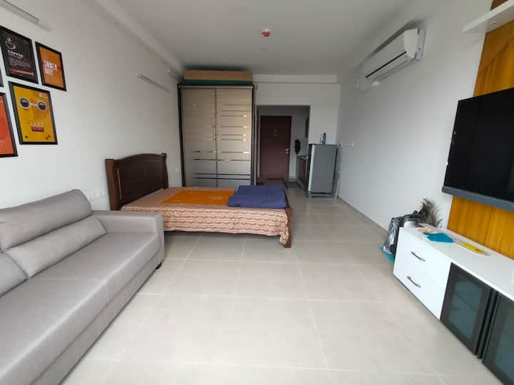 Beautiful studio @ Nikoo homes 2, Bhartiya City