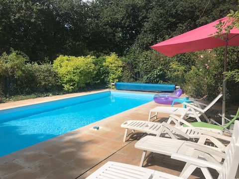 Farmhouse with wooded park and swimming pool