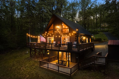 Liberty Chalet ~ Mt. Retreat w/4bdr SAUNA & HotTub