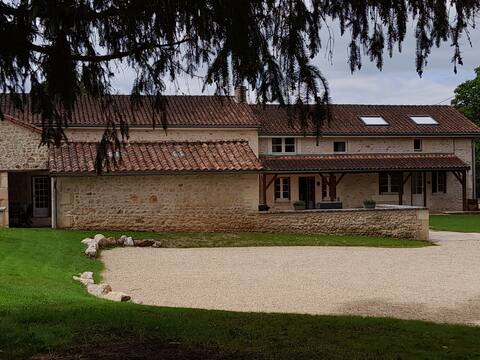 Sleeps 13/15. 270 m2 house with pool