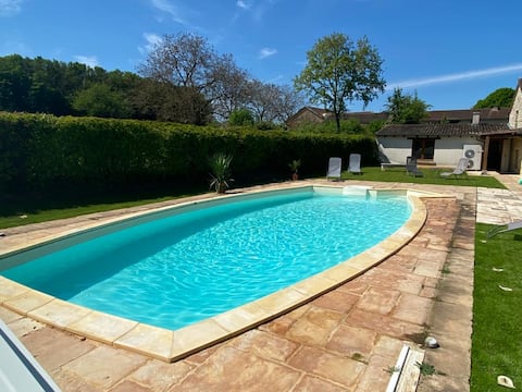 Sleeps 13/15. 270 m2 house with pool
