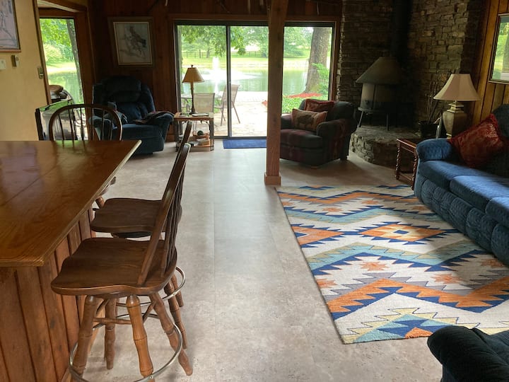 Rustic Guest House Cabin In A Secluded Setting - Illinois