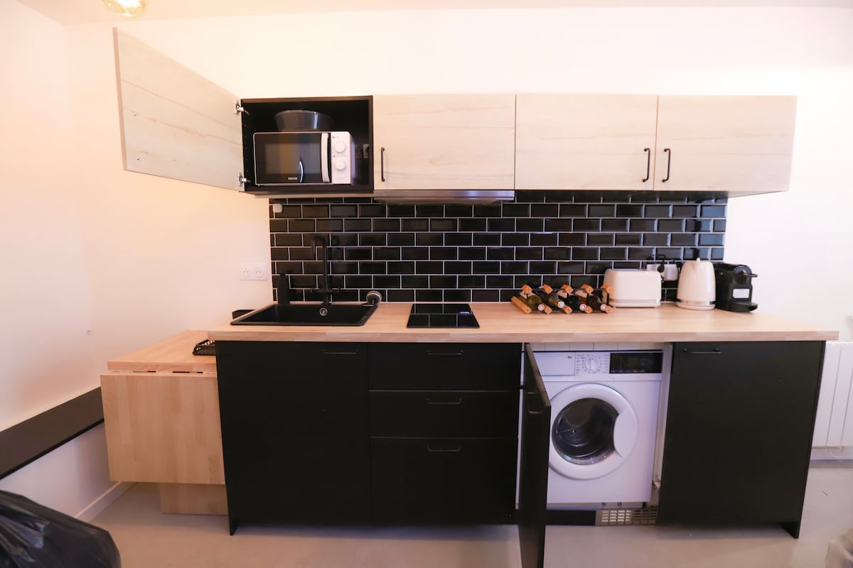 Annonce Airbnb populaire: Cozy studio near Orly Airport and RER à Athis Mons