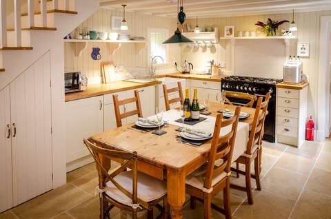 Kirk Wynd Cottage - Traditionally Charming