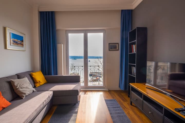 Trendy Waterfront Apt. with a Striking View - Apartments for Rent in  Beyoğlu, İstanbul, Turkey - Airbnb