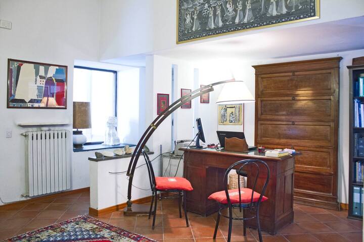 Casa nobiliare al centro storico di Napoli. gallery image 2