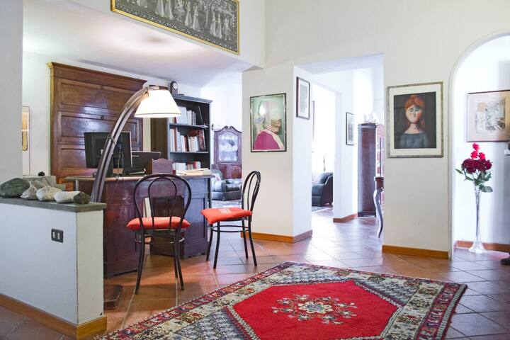 Casa nobiliare al centro storico di Napoli. gallery image 3