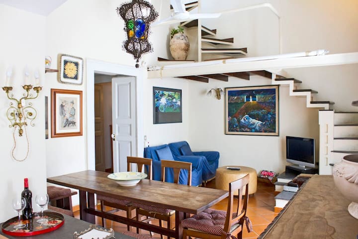 Casa nobiliare al centro storico di Napoli.