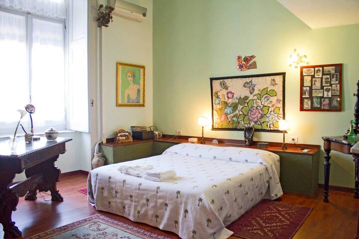 Casa nobiliare al centro storico di Napoli. gallery image 5