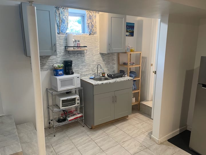 Cozy Private Studio - Free Parking - Self Check-in - Bronx, NY