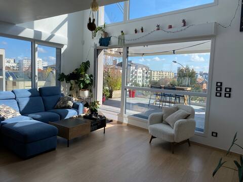 Beautiful duplex with terrace 20’ Paris center