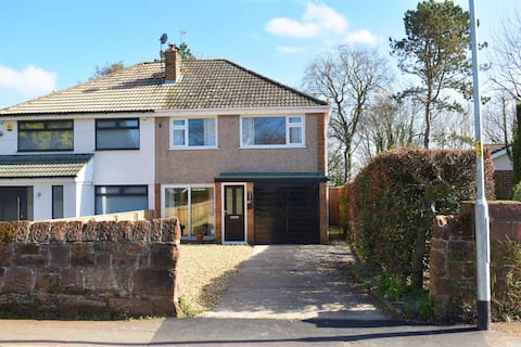 Woodland House - 3 Bedroom, Heswall Holiday Home