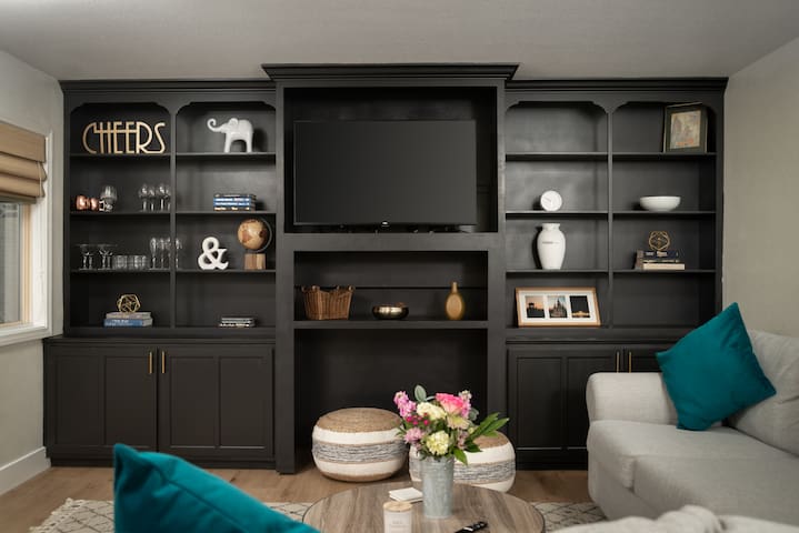 Vegas Retreat, Heated Pool ☼, 10 Min to Strip gallery image 5