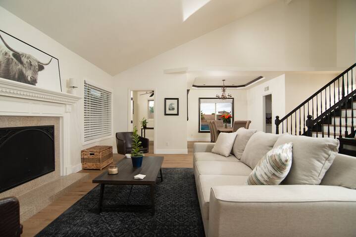 Vegas Retreat, Heated Pool ☼, 10 Min to Strip gallery image 3