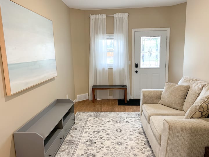 Lakeside Retreat | Steps To Beach + Golf Course - Sylvan Lake