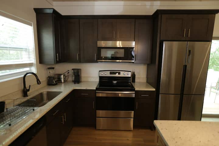 BRANDNEUE moderne Hütte am Blue Ridge Lake - Airbnb