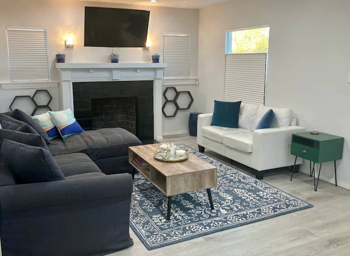 Mid-wilshire Hideaway — Where La Comes Together - Los Angeles, CA