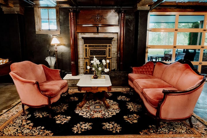 That 70s House at Hidden Creek Estates - Houses for Rent in Roscoe