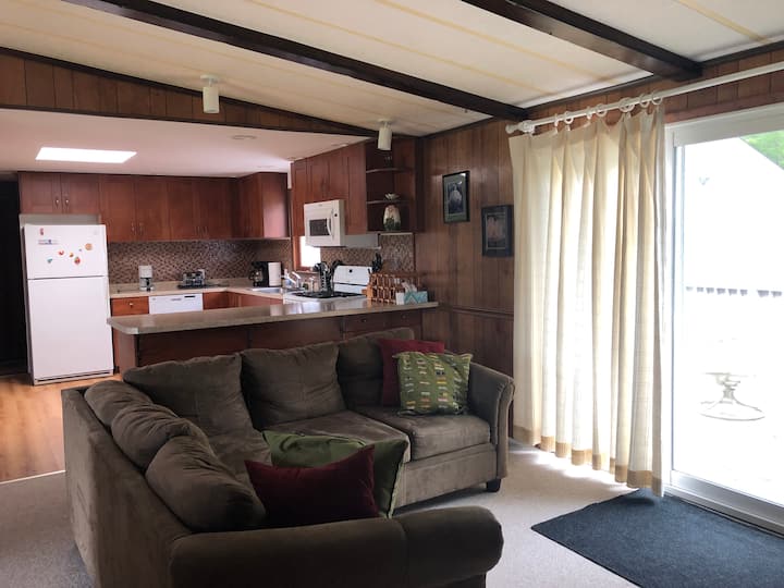 White Lotus Retreat Ctr—private Pickleball Court - South Haven