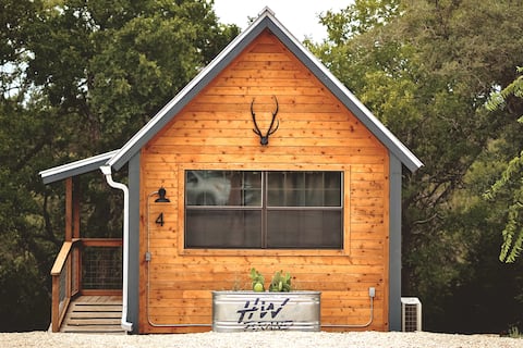 Smart & Cozy Tiny Cabin 4 w/ Pro Coffee Setup
