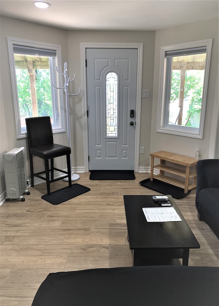 Extra Clean Walkout 100" Screen, Office & Patio - London