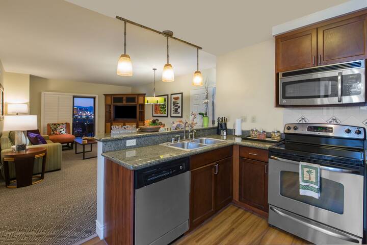 Ultimate Tahiti Village 2 BR, Sleeps 8+, Balcony gallery image 5