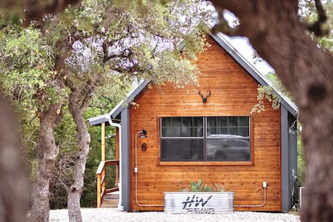Smart & Cozy Tiny Cabin 6 w/ Pro Coffee Setup