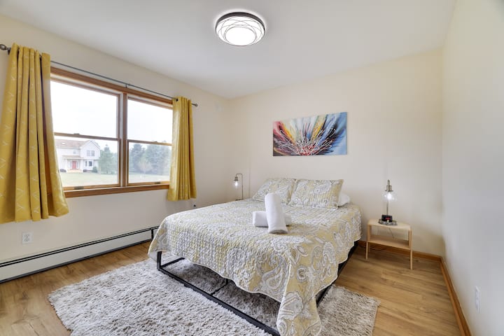 ห้องนอน #4 พร้อมเตียงควีนไซส์