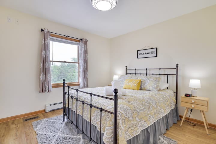 ห้องนอน #2 พร้อมเตียงควีนไซส์