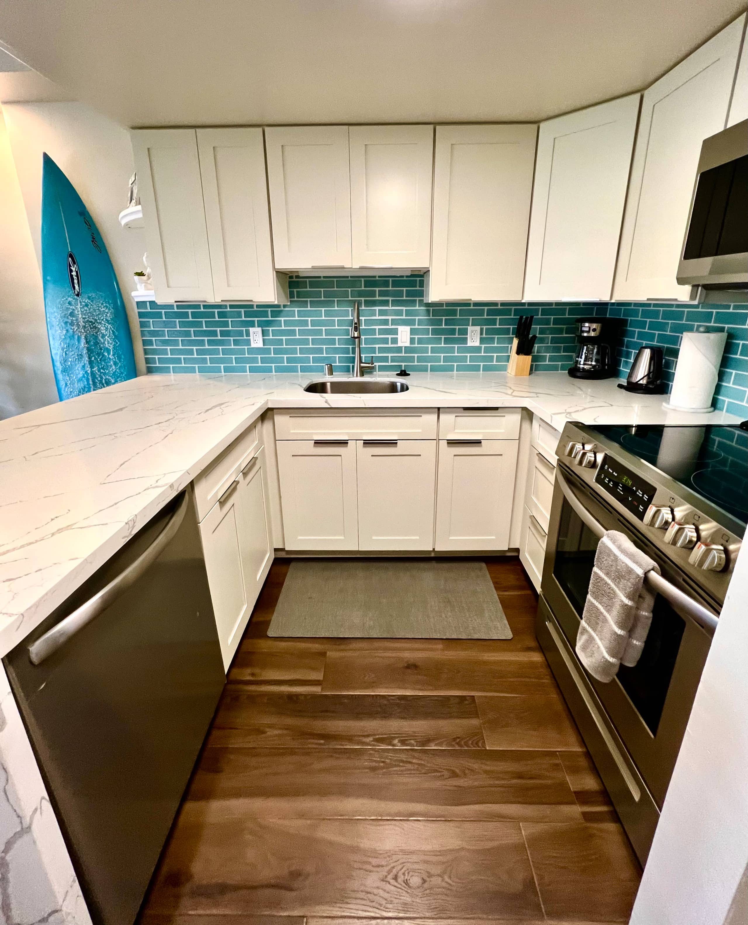 Modern Luxury 1BR· City View · Steps To Beach - Image 4