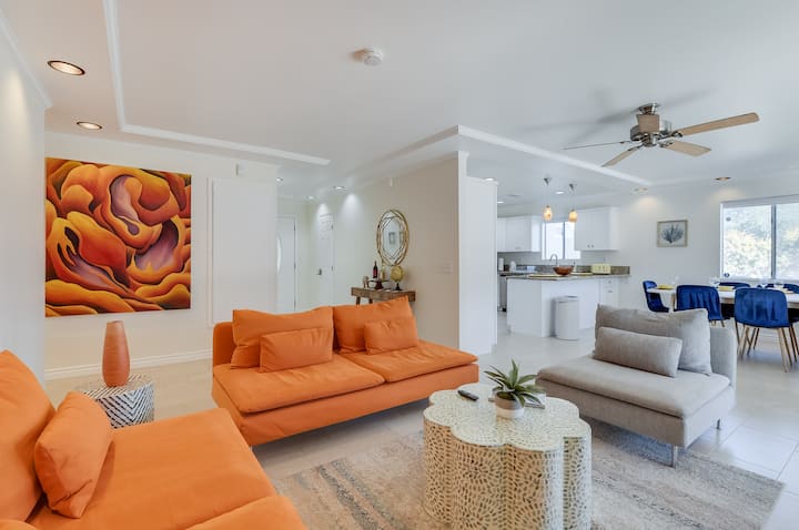 Cheerful Pickleball Villa with Pool & Spa