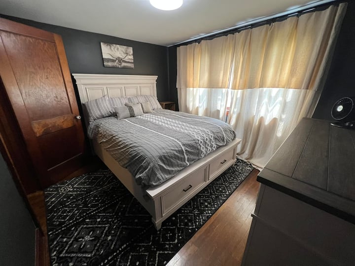 Bedroom 3: The Cattle Room
Queen bed, Roku TV, empty bed drawers and dresser and walk in closet.