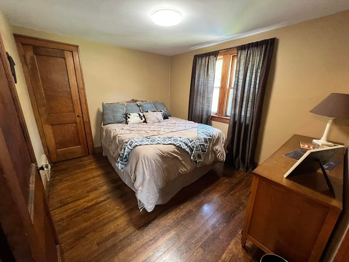 Bedroom 1: The Blue Room
Queen bed with empty dresser and walk through closet.