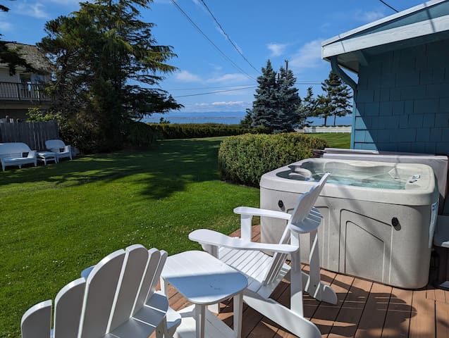 Juan de Fuca Waterfront Hotel & Cottages managed Airbnb listing 2