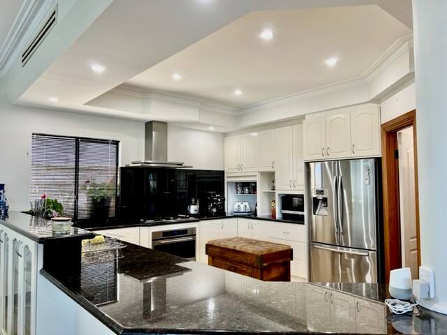 Luxury 5 bedroom house on the Canals gallery image 2