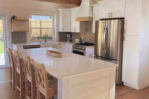 Successful Airbnb property: New Fully Renovated “Harbor Trap” Vacation Home in Plymouth County