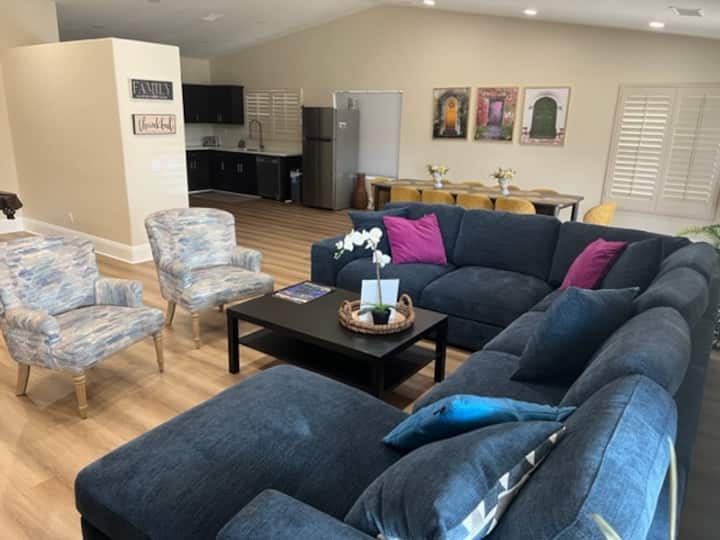 Labellacasa-4 Bedrooms,6+ Beds, Huge Pool&backyard - Indio, CA