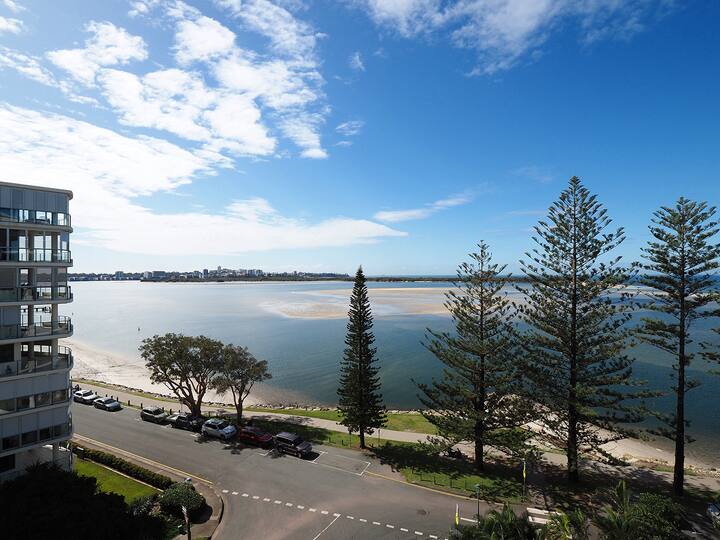 Luxury Ocean Beach Resort Ramada Golden Beach. Apartments for Rent in