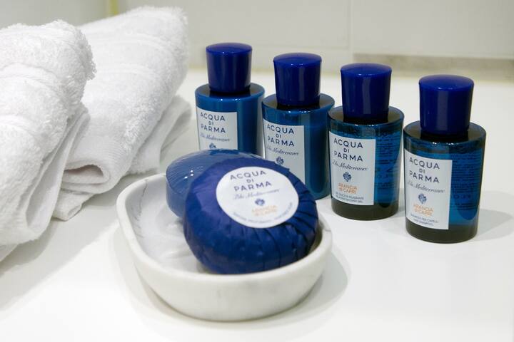 Athenais gallery image 4