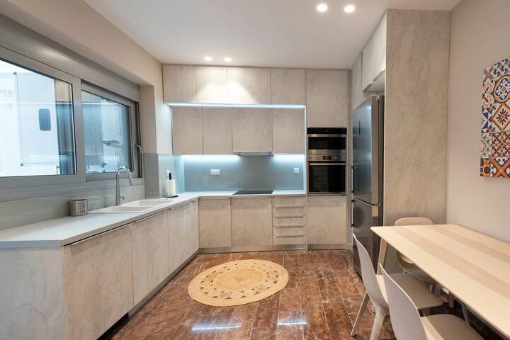 Athenais gallery image 2