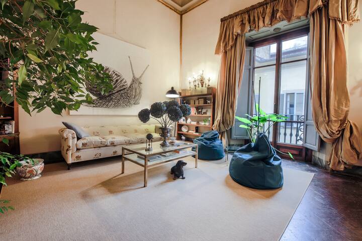 The Slowcoach – Comfort in the Heart of Florence gallery image 5