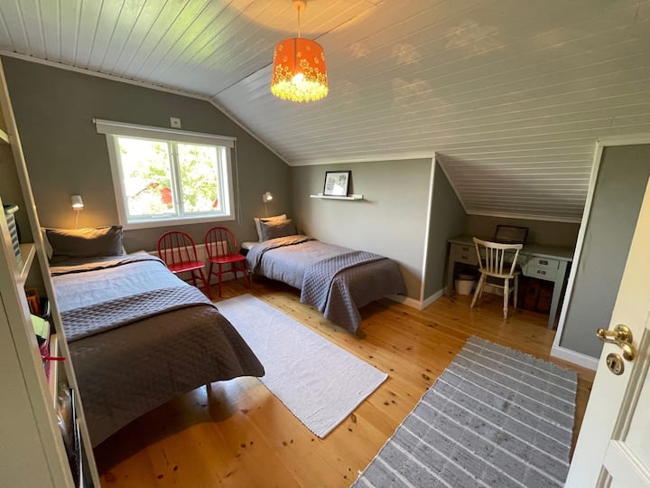 ห้องนอน 3 มีเตียงเดี่ยว 2 หลัง