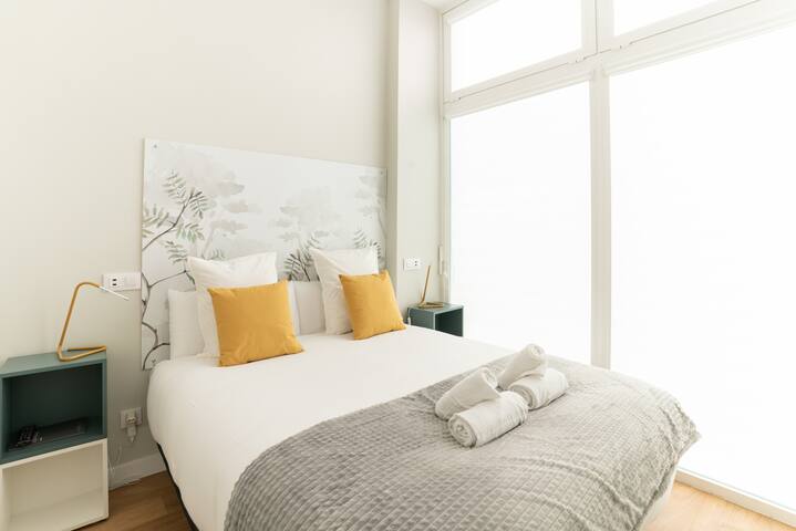 Modern 2 Bedroom Apartment near El Retiro Park gallery image 3