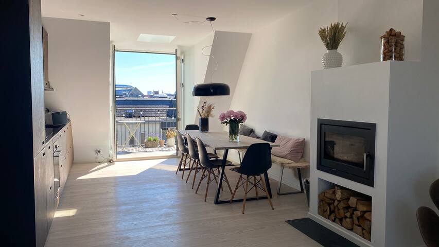 Oasis with private rooftop gallery image 2