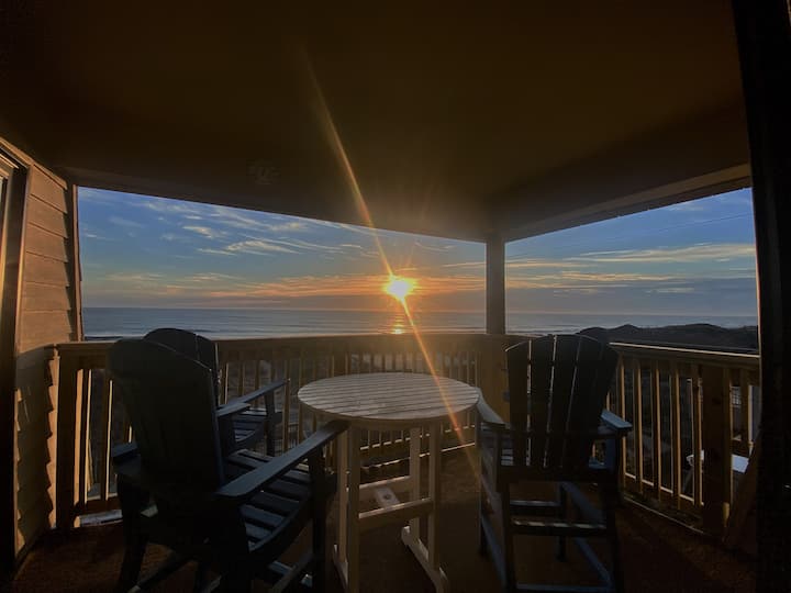 Spectacular Oceanfront Views with Pool in KDH Condominiums for Rent