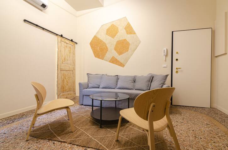 Azeglio Luxury Home: Spaziosa ed Elegante gallery image 3