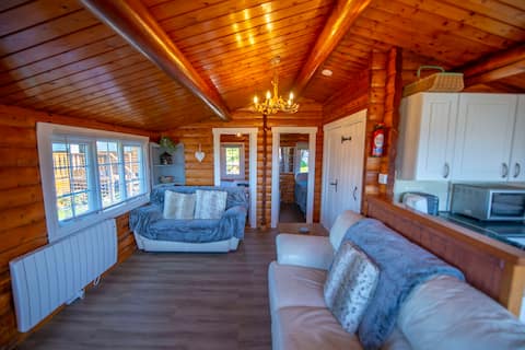 Popular Airbnb listing: Snowdonia Escapes:Scenic Log Cabin#Views & Wi-Fi in Trawsfynydd